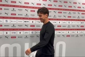 米兰伤员亚沙里在圣西罗露面，回应记者提问：挺好的，好多了