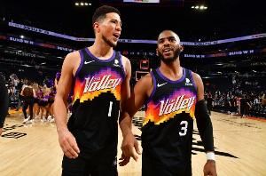 帕金斯：布克需要展现领导力 像保罗当年指导他那样指导杰伦-格林