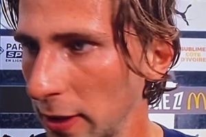 扎巴尔尼：很高兴主场打进处子球 全队都为登贝莱获金球感到高兴