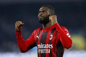 米体：托莫里可能无缘出战尤文，若如此德温特可能首发出战