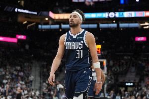 克莱：我经常重温独行侠11年夺冠纪录片 那支球队诠释了团队真谛