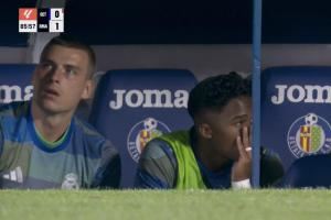 😡西媒：恩德里克知道没有机会出场后怒踢水瓶，阿隆索不高兴