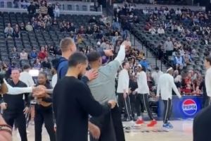 重返丹佛！威少今日首发战旧主 赛前和约基奇嘻嘻哈哈亲切互动