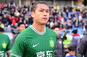 张玉宁:我觉得球迷发泄情绪可以理解,但肆意谩骂球员是不可取的