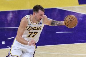 帕森斯：在保持顶级进攻的同时 东契奇展现了自己在防守端的蜕变