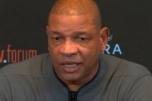 老里:火箭很强&大个阵容进攻也火力十足 这场我们本能赢&很沮丧