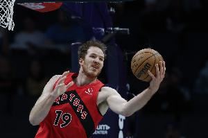 钉脖大帽!珀尔特尔封盖麦康纳上篮 球卡篮脖